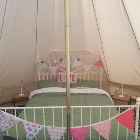 Wildberry Glamping Hotel Orgères-la-Roche Eksteriør billede